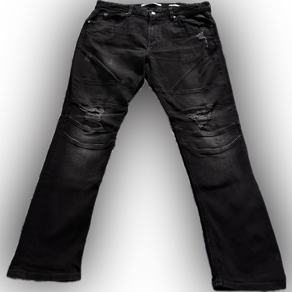 Men’s Guess Distressed slim tapered jeans Size 36 x 30 Color Black